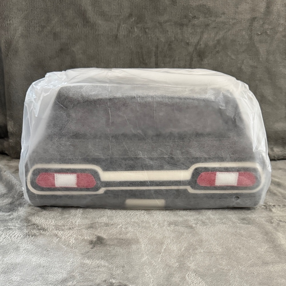 Supernatural Stands Limited Edition Impala Ita Pin Bag NIP Tote RARE SOLD OUT